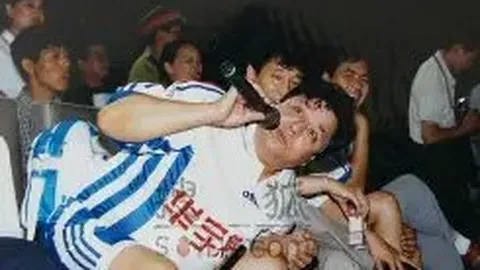 希罗惊鸿一掷，跌撞突入禁区，意外抛射完成2+1绝杀！